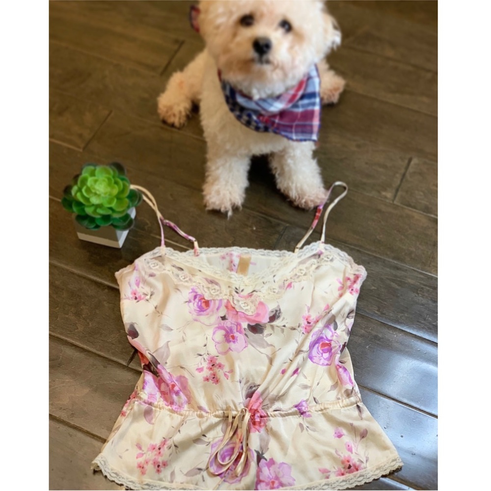 Banana Republic floral lace top 🌸